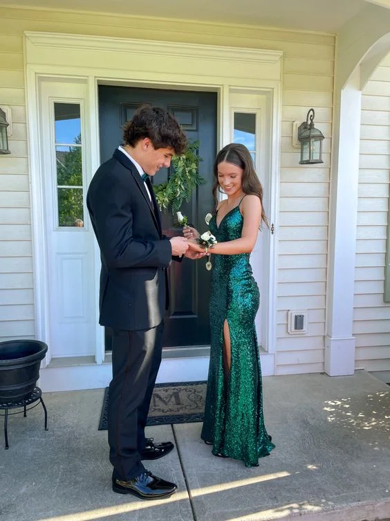 Bow-Tie DressClassy Mermaid Green Sequins Prom Dress With Split Y1282