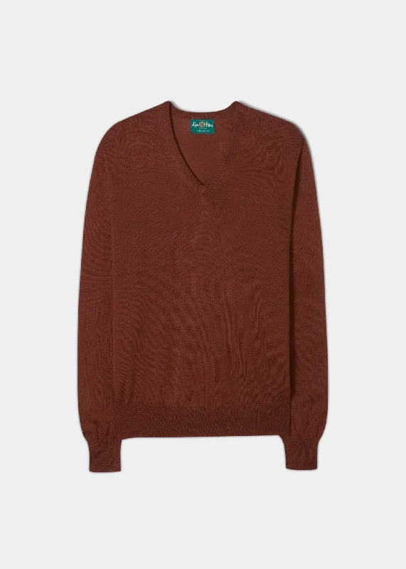 Men's Pants with Moisture-Wicking PropertiesMillbreck Men's Merino Wool Jumper in Rusty - Regular Fit Men's Pants with Moisture-Wicking PropertiesMillbreck Men's Merino Wool Jumper in Rusty - Regular Fit