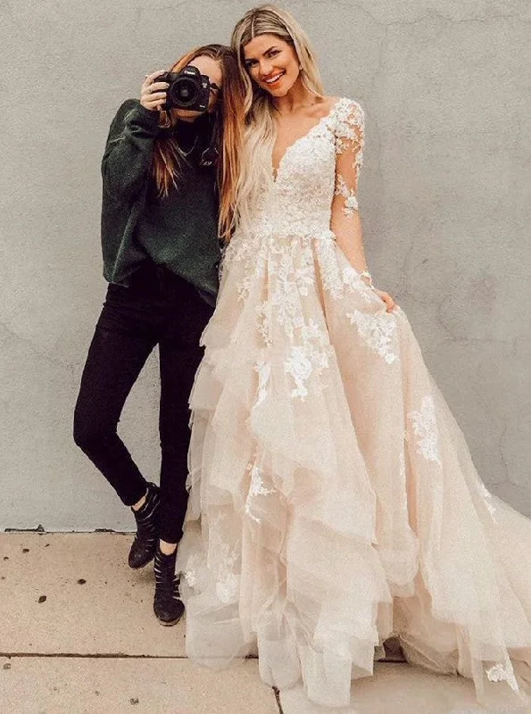 Polka-Dot DressRomantic A-Line V-Neck Long Sleeves Wedding Dress with Appliques