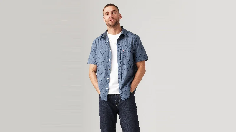 Casual Men's Button-Down ShirtsLevi's® Men's Short-Sleeve Classic Standard Fit Shirt Casual Men's Button-Down ShirtsLevi's® Men's Short-Sleeve Classic Standard Fit Shirt