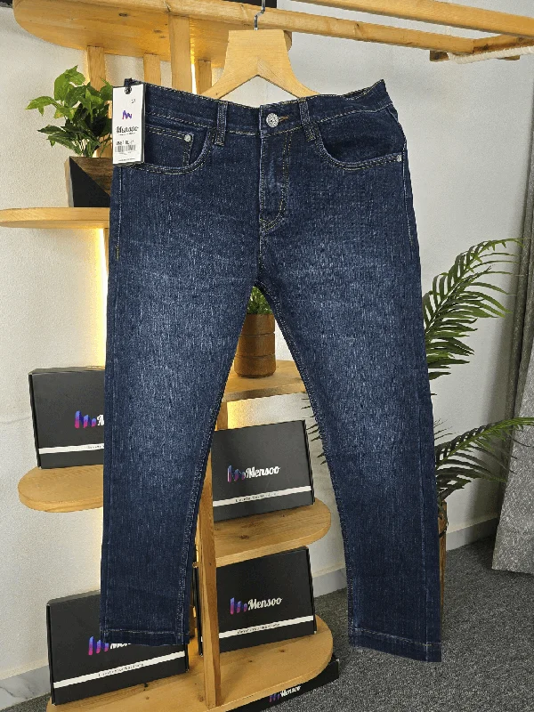 Durable Men's JeansBlue wash narrow fits as it gets Jeans