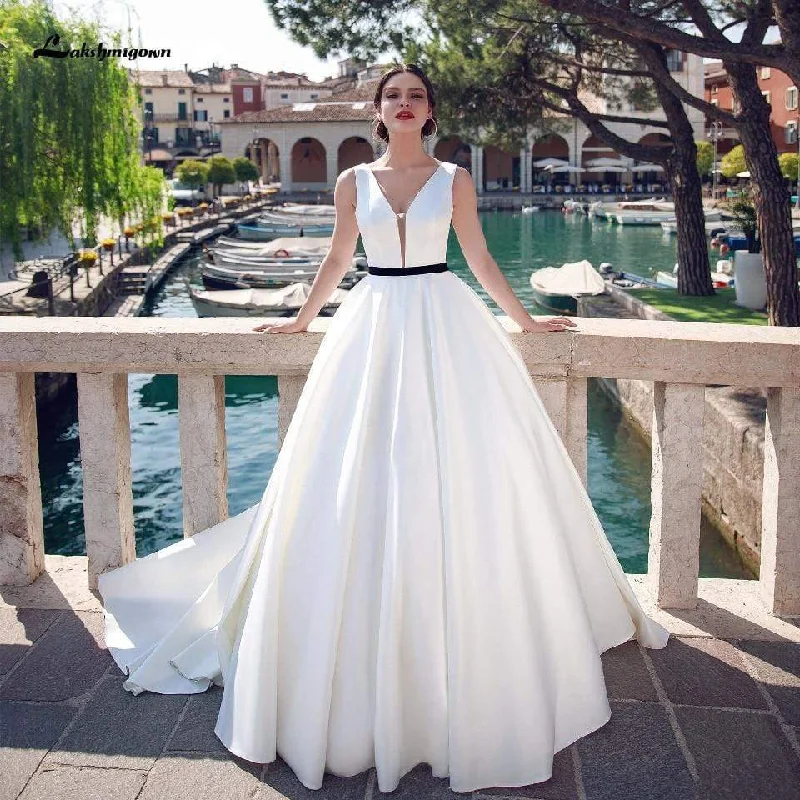 women's travel dressesWhite Luxury Wedding Gowns Deep V-neck Elegant Women Satin