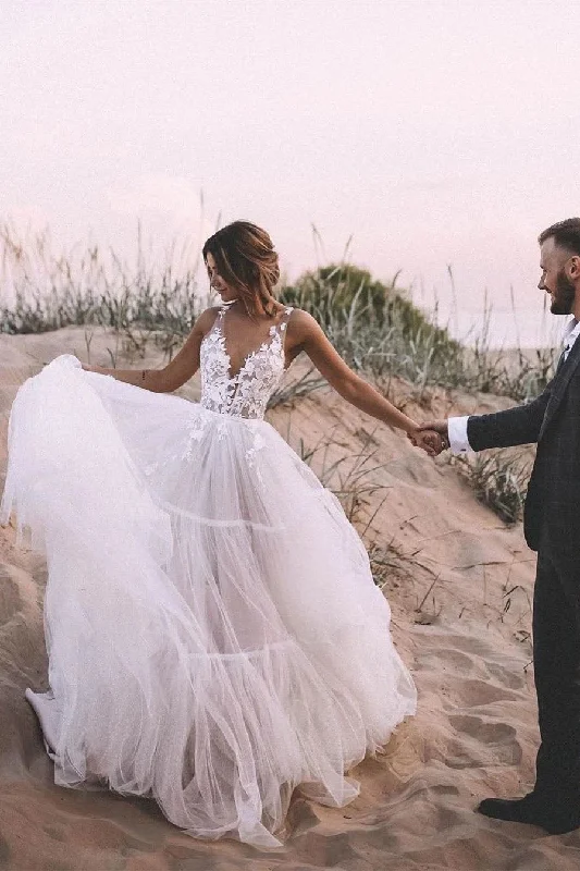 women's hourglass figure dressesUnique Appliqued A-line V Neck Tulle Wedding Dresses With Chapel Train W709 women's hourglass figure dressesUnique Appliqued A-line V Neck Tulle Wedding Dresses With Chapel Train W709