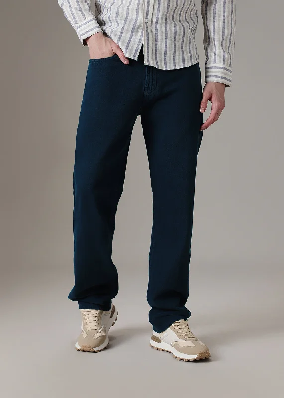 Classic Blue Men's JeansBlue Straight Fit Denim