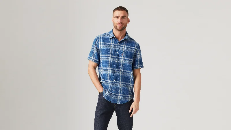 Men's Layering Shirts for Seasonal TransitionsLevi's® Men's Short-Sleeve Classic Standard Fit Shirt Men's Layering Shirts for Seasonal TransitionsLevi's® Men's Short-Sleeve Classic Standard Fit Shirt