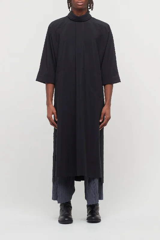 Men's Twill Pants for a Dressy LookHomme Plissé Issey Miyake Verso Long Shirt in Black Men's Twill Pants for a Dressy LookHomme Plissé Issey Miyake Verso Long Shirt in Black