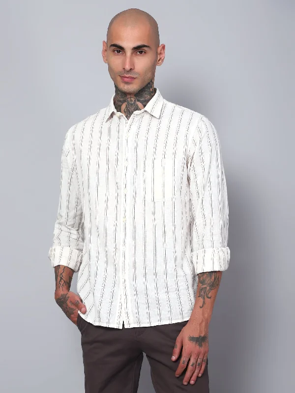 Men's Wingtip-Collar Shirts for a Classic TouchMen's Ecru Casual Big Checks Full Sleeve Shirt Men's Wingtip-Collar Shirts for a Classic TouchMen's Ecru Casual Big Checks Full Sleeve Shirt