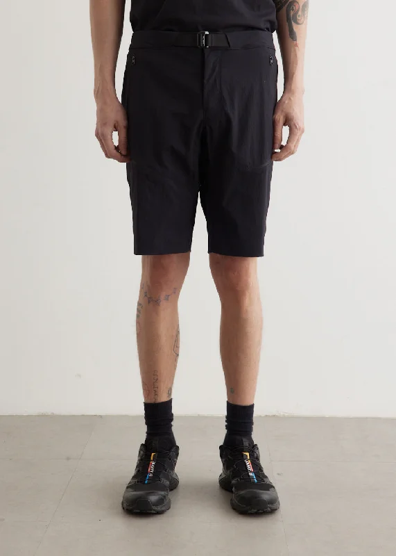 Men's Pants with Contrast StitchingGamma Quick Dry Shorts 11"