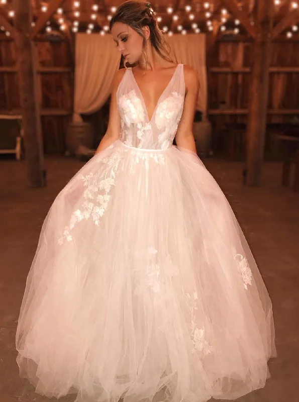 A-Line DressA-line V-neck Boho Wedding Dresses Applique Tulle Bridal Gown OW654