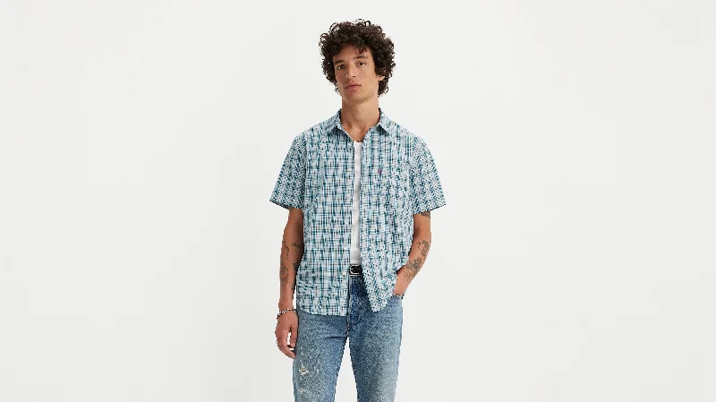 Men's Essential Dress Shirts for Everyday WearLevi's® Men's Short-Sleeve Classic Standard Fit Shirt Men's Essential Dress Shirts for Everyday WearLevi's® Men's Short-Sleeve Classic Standard Fit Shirt