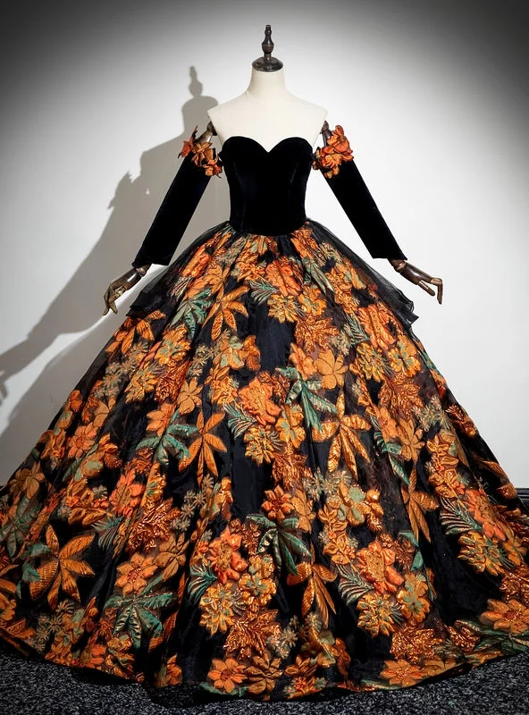 Halter DressBlack Ball Gown Embroidery Long Sleeve Quinceanera Dress