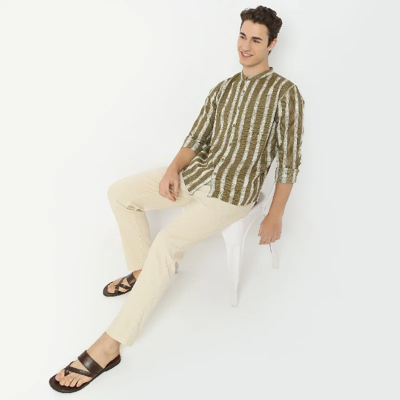 Men's Striped Long-Sleeve Shirts for a Maritime FeelPrinted Mandarin Collar Straight Structured Fabric Striped Shirt Men's Striped Long-Sleeve Shirts for a Maritime FeelPrinted Mandarin Collar Straight Structured Fabric Striped Shirt