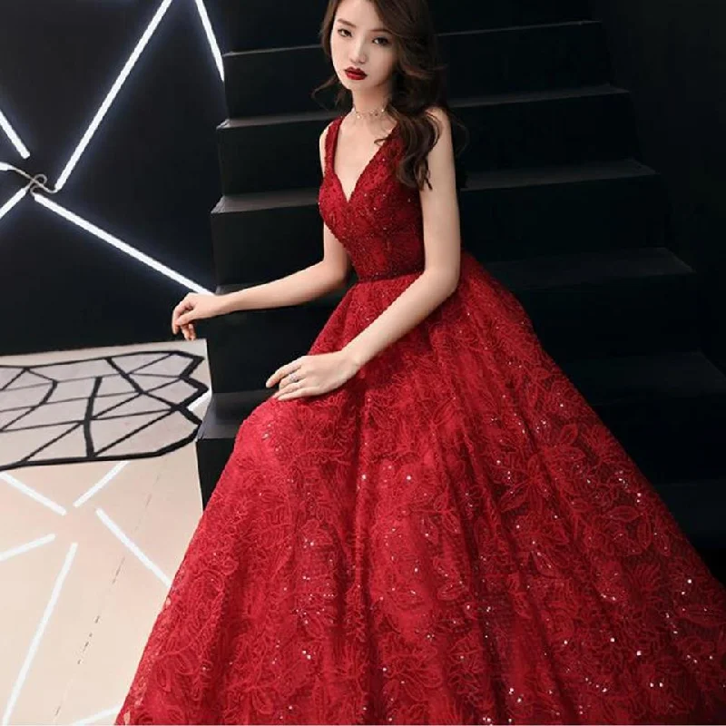 women's bespoke dressesLuxury Bridal Receipt Wedding Party Gown V neckline